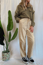 Load image into Gallery viewer, Floral Pants
