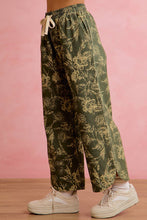 Load image into Gallery viewer, FLORAL PRINTED CURVED SIDE SEAM PANTS WITH DRAWSTRING
