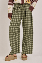 Load image into Gallery viewer, GINGHAM CHECKERED WIDE LEG FLEECE SWEATPANTS_JLB80126-03
