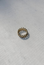 Load image into Gallery viewer, Gold Chain Ring
