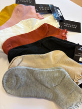 Load image into Gallery viewer, Solid Ruffle Socks
