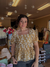 Load image into Gallery viewer, Floral Puffed Top
