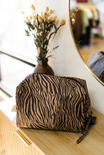 Load image into Gallery viewer, Zebra Travel Bag
