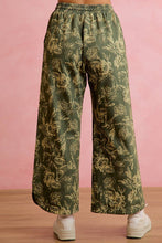 Load image into Gallery viewer, FLORAL PRINTED CURVED SIDE SEAM PANTS WITH DRAWSTRING
