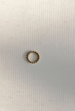Load image into Gallery viewer, Gold Chain Ring

