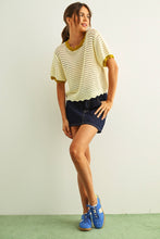 Load image into Gallery viewer, SCALLOPED KNITTED TOP

