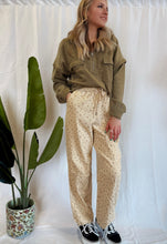 Load image into Gallery viewer, Floral Pants
