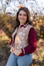 Load image into Gallery viewer, Floral Embroidery Vest
